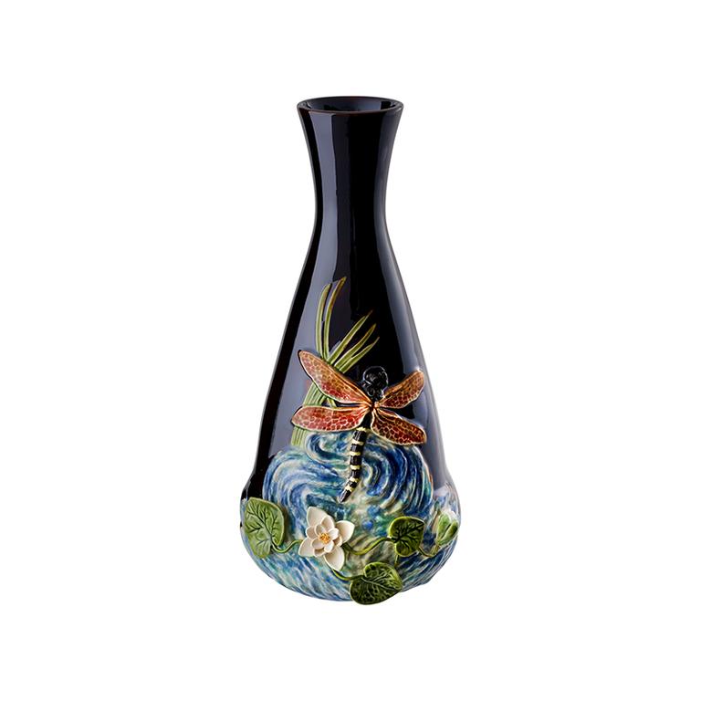 Bordallo Pinheiro Bordallo Pinheiro Dragonfly Vase | Luxury Handmade Ceramics: This Dragonfly Vase from the Bordallo Pinheiro Bordallo Pinheiro collection is a standout piece of luxury ceramic serveware, Portuguese pottery, handcrafted dish, handcrafted in Portugal, Bordallo Pinheiro. Handmade in Portugal, it blends artistic detail with functional charm—perfect as a collector’s item or for elevating your daily table setting.