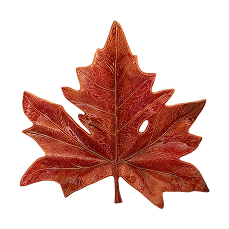 Bordallo Pinheiro Bordallo Pinheiro Gudrun Xl Sycamore Leaf | Luxury Handmade Ceramics: This Gudrun Xl Sycamore Leaf from the Bordallo Pinheiro Bordallo Pinheiro collection is a standout piece of luxury ceramic serveware, Portuguese pottery, handcrafted dish, handcrafted in Portugal, Bordallo Pinheiro. Handmade in Portugal, it blends artistic detail with functional charm—perfect as a collector’s item or for elevating your daily table setting.
